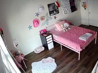 voyeurcam-lolavalent... webcam