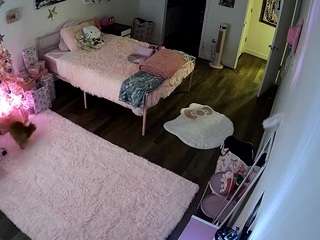 voyeurcam-lolavalentine23's CamSoda show and profile