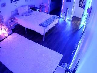 voyeurcam-lolavalentine23's CamSoda show and profile