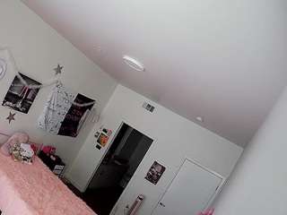 voyeurcam-lolavalentine23