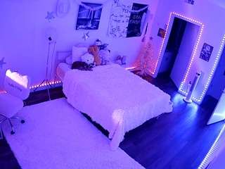 voyeurcam-lolavalentine23