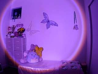 voyeurcam-lolavalentine23