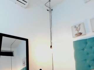 yurlycardona Live Webcam on CamSoda