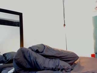 yurlycardona's CamSoda show and profile