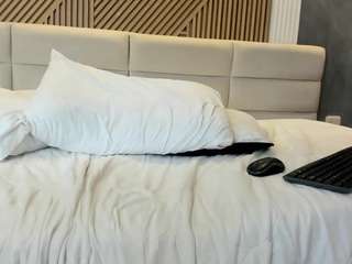 DakotaJamess live webcam show