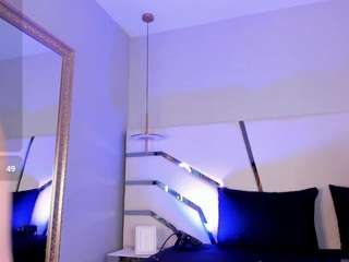 liaa-simons Live Webcam on CamSoda