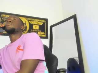 lucas-manzo webcam model