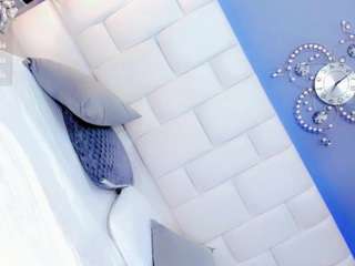 naughty-sexy-girrl's CamSoda show and profile