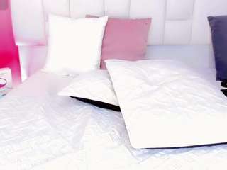 le modèle naughty-sexy-girrl est en webcam porno dans un show sur le site camsoda, il possède les tags suivants: ahegao,ass clapping,black hair,brown eyes,cowgirl,foot fetish,handjob,moaning,normal,orgasm,tattoos,hd,small tits