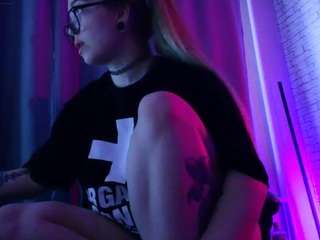 niika from CamSoda is Freechat