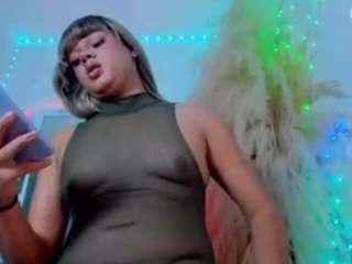 tiffany-delux's CamSoda show and profile