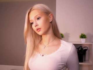 dionnamoos Live Webcam on CamSoda