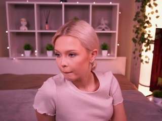 dionnamoos from CamSoda