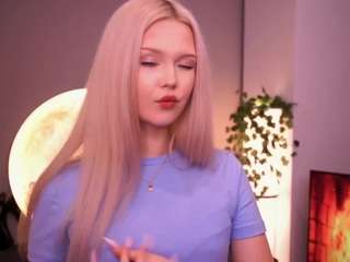 dionnamoos Live Webcam on CamSoda