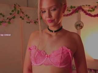 dionnamoos Live Webcam on CamSoda