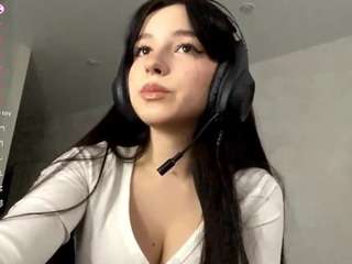 madelinebaker's CamSoda show and profile