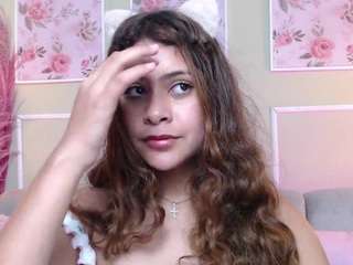 curlydani from CamSoda is Freechat