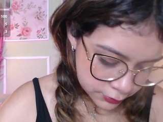 curlydani Live Webcam on CamSoda