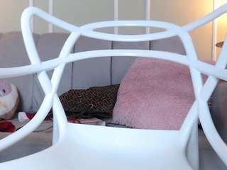 curlydani's CamSoda show and profile