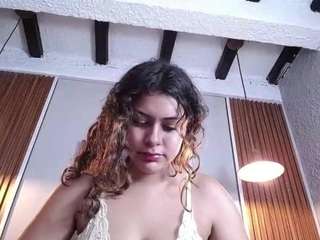 Bu model şu anda canlı. curlydani