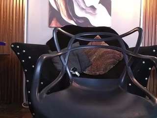 Ce modèle est en direct maintenant. curlydani