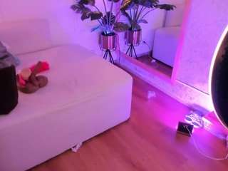 le modèle dafnne-hills est en webcam porno dans un show sur le site camsoda, il possède les tags suivants: ahegao,shaved pussy,lovense,lush,natural,no drinking,no smoking,orgasm,petite,sex toys,sexy,skinny,latina,small tits,spank,squirt,squirter,striptease,tease,teen (18+)