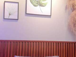 miahivanov Live Webcam on CamSoda