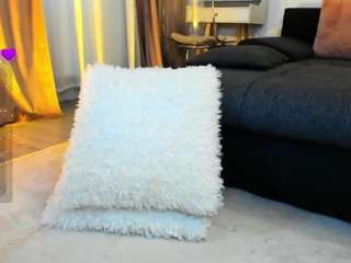 sandrajo's CamSoda show and profile