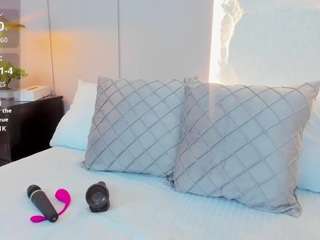 ariel-blossomm Live Webcam on CamSoda