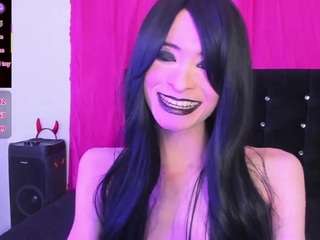 cutenaked-8's CamSoda show and profile