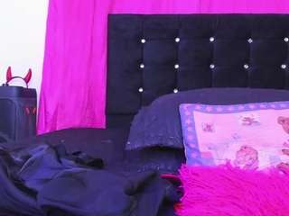 cutenaked-8 webcam