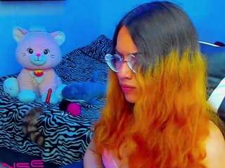 Ce modèle est en direct maintenant. lillykittyy