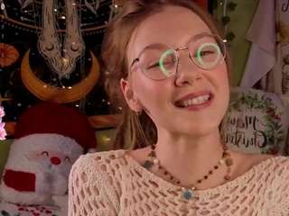 lyra-thenymph's CamSoda show and profile