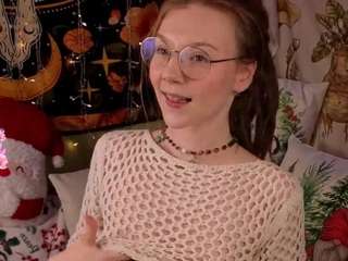 lyra-thenymph's CamSoda show and profile