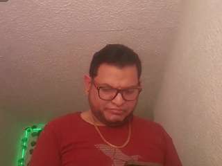 Live webcam model oralloop on Soda Cams