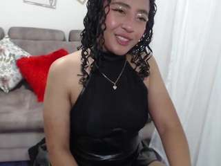 redveelvet25 Live Webcam on CamSoda