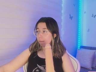 sweettvera live cam profile