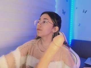 sweettvera live cam profile