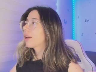 le modèle sweettvera est en webcam porno dans un show sur le site camsoda, il possède les tags suivants: anal,black hair,blowjob,brown eyes,doggy style,drinking,facial piercings,ride torso,smoking,striptease,tattoos,teen 18,young adult,curvy,hd,small tits