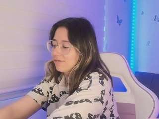 sweettvera live cam profile