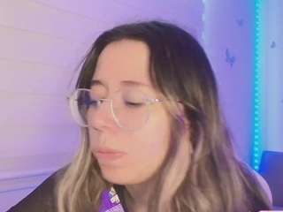 sweettvera's CamSoda show and profile