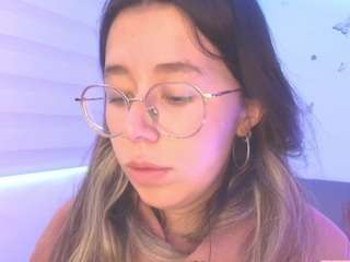 sweettvera live webcam show