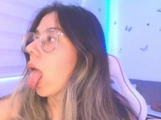sweettvera live webcam show