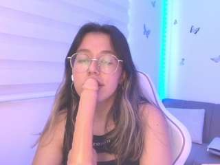 sweettvera live webcam show