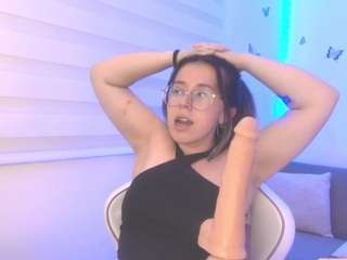 sweettvera live on CamSoda