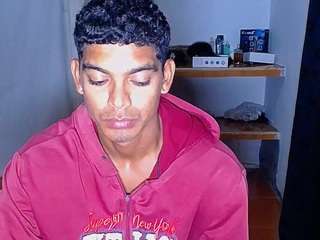 themykeone's CamSoda show and profile