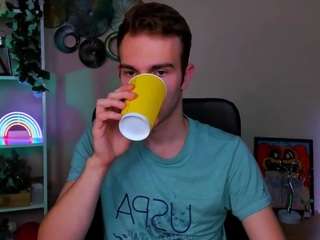 astren-villo live cam profile