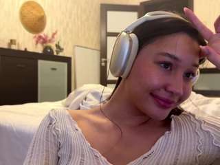 aurorathomas webcam model