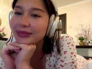 aurorathomas's CamSoda show and profile