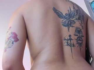 elenna-salvatoree webcam